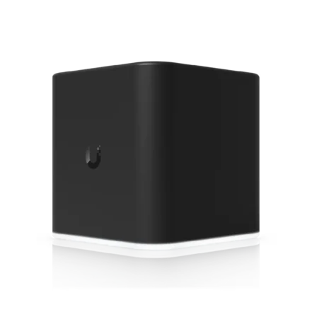 Ubiquiti EdgePoint R8 router exterior PoE